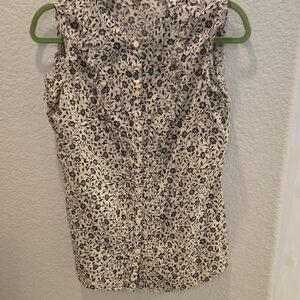 Black and White Sleeveless Button Down Shirt with Peter Pan Collar